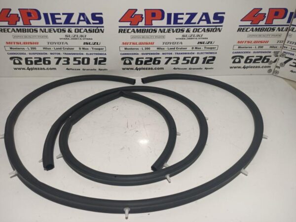 MITSUBISHI  MONTERO  3.2 DID V80   2007-2020 **** GOMA CONTORNO PORTON