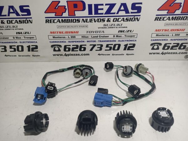TOYOTA  LAND  CRUISER  KDJ  150     2018 – 2025  **** PORTALAMPARAS PILOTOS TRASEROS